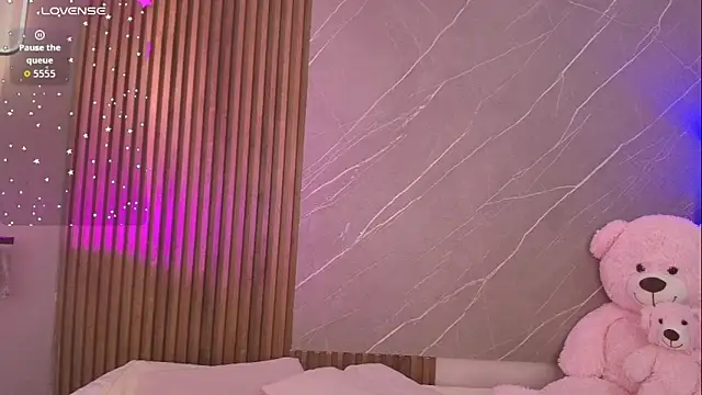 Snapshot of ariana_jhonson1 chatting on June 17, 12:07 pm ariana jhonson1 online show from June 17, 12:07 pm