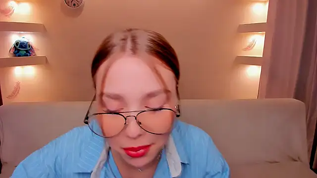 Snapshot of YourMegan chatting on November 4, 7:13 pm YourMegan online show from November 4, 7:13 pm