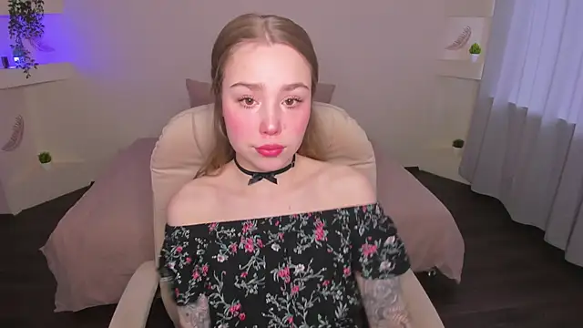 Snapshot of YourMegan chatting on March 16, 1:15 pm YourMegan online show from March 16, 1:15 pm