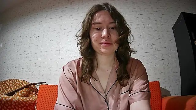 girliemilk online show from January 16, 3:43 am