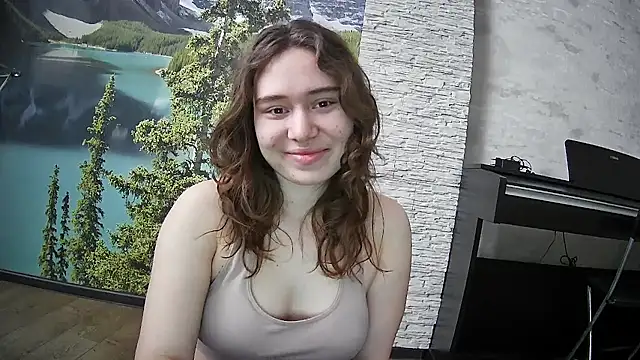 girliemilk online show from February 10, 7:45 am