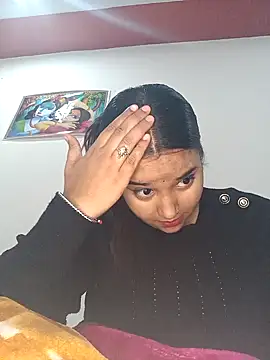 Snapshot of RAYI_01 chatting on February 10, 4:36 pm RAYI 01 online show from February 10, 4:36 pm