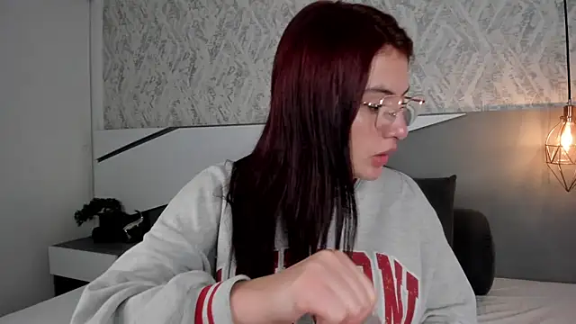 Snapshot of Miile_Evans chatting on March 3, 1:42 pm Miile Evans online show from March 3, 1:42 pm