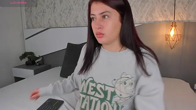 Snapshot of Miile_Evans chatting on March 11, 1:45 pm Miile Evans online show from March 11, 1:45 pm