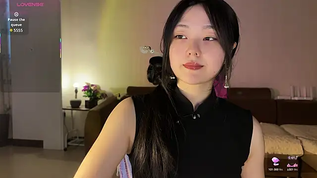 nanaliu6 online show from October 6, 10:45 am