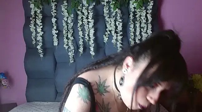 Snapshot of Fenix_Lilith chatting on March 19, 1:18 pm Fenix Lilith online show from March 19, 1:18 pm