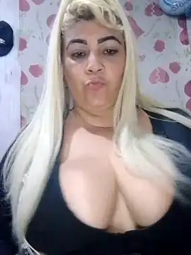 Snapshot of BonniAdams chatting on September 22, 6:37 am BonniAdams online show from September 22, 6:37 am