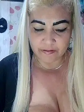 Snapshot of BonniAdams chatting on September 30, 2:27 am BonniAdams online show from September 30, 2:27 am