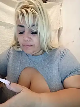BonniAdams online show from June 19, 4:06 am
