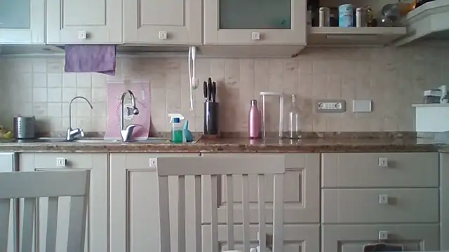 PrincessEileen89 online show from April 14, 10:10 am