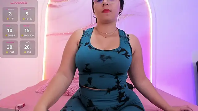 Snapshot of Sofii_Lopezz chatting on October 22, 11:10 am Sofii Lopezz online show from October 22, 11:10 am