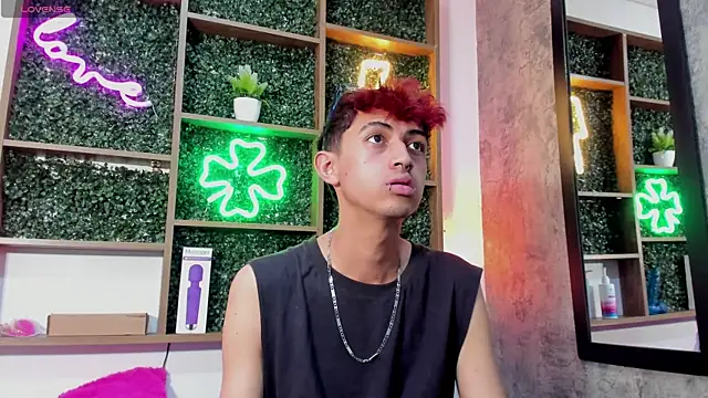 Snapshot of Allen_Starck chatting on February 9, 4:14 am Allen Starck online show from February 9, 4:14 am