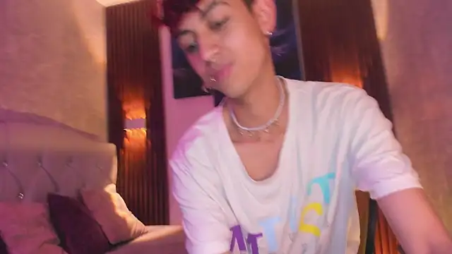 Snapshot of Allen_Starck chatting on February 11, 12:48 pm Allen Starck online show from February 11, 12:48 pm