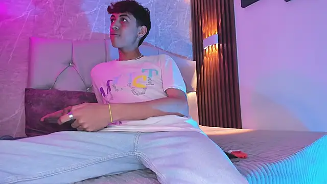 Snapshot of Allen_Starck chatting on February 11, 4:02 pm Allen Starck online show from February 11, 4:02 pm