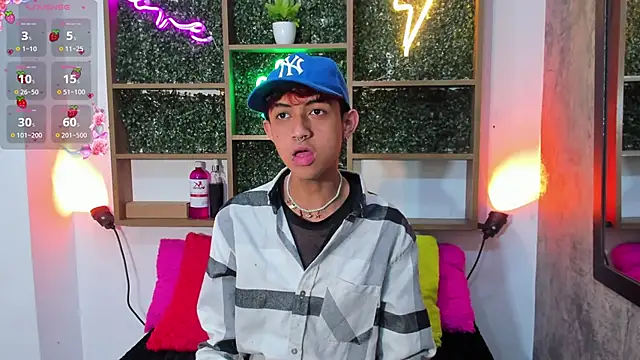 Snapshot of Allen_Starck chatting on February 27, 3:25 am Allen Starck online show from February 27, 3:25 am