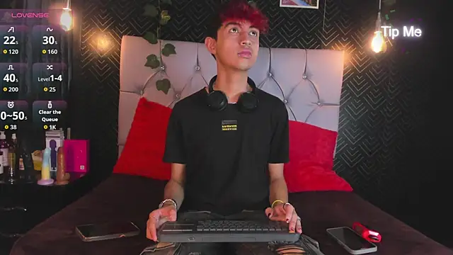 Snapshot of Allen_Starck chatting on October 7, 8:17 pm Allen Starck online show from October 7, 8:17 pm