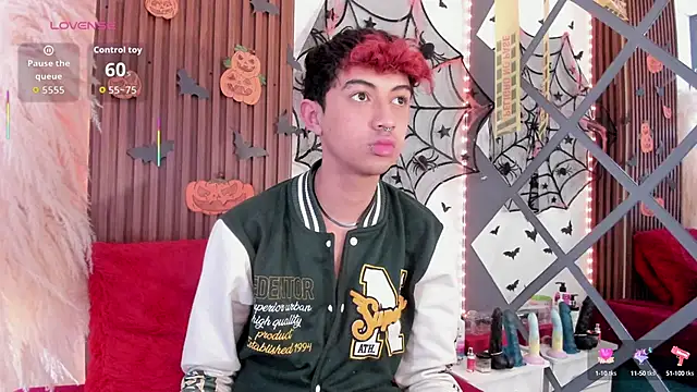 Snapshot of Allen_Starck chatting on October 15, 3:34 pm Allen Starck online show from October 15, 3:34 pm