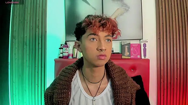 Snapshot of Allen_Starck chatting on October 21, 11:49 pm Allen Starck online show from October 21, 11:49 pm