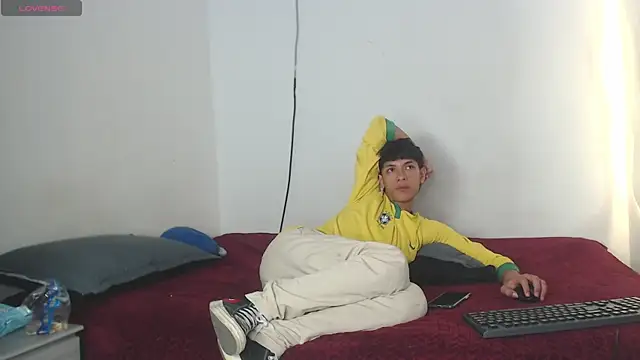 Snapshot of the_murderer chatting on March 18, 5:20 am the murderer online show from March 18, 5:20 am