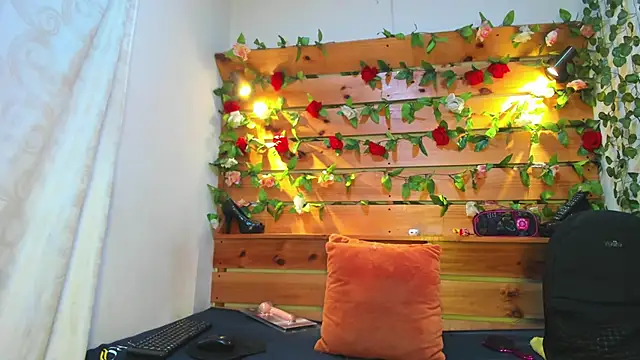 sharol heart  online show from September 11, 3:39 am