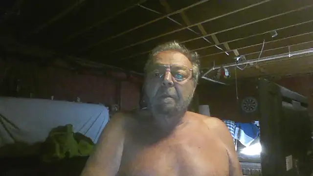 Snapshot of mercuryice chatting on October 8, 2:25 pm mercuryice online show from October 8, 2:25 pm