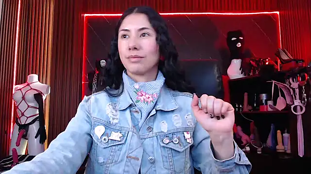 XiaQueen online show from September 13, 7:35 pm