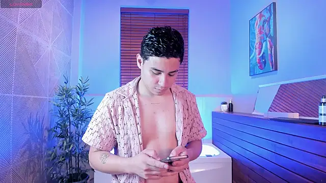 Snapshot of Gabriell_ramirez chatting on October 27, 4:05 am Gabriell ramirez online show from October 27, 4:05 am