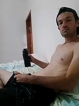 Snapshot of bialove69 chatting on February 20, 10:15 pm bialove69 online show from February 20, 10:15 pm