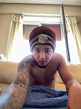 Snapshot of yeiyei_oficial chatting on October 2, 12:23 pm yeiyei oficial online show from October 2, 12:23 pm