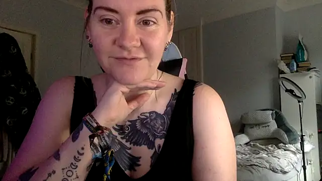 AureliaXOX online show from February 11, 11:54 am