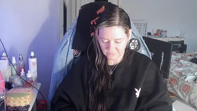 AureliaXOX online show from October 3, 9:50 am