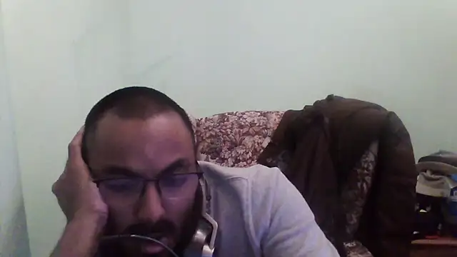 Snapshot of frankislive chatting on March 17, 9:23 pm frankislive online show from March 17, 9:23 pm