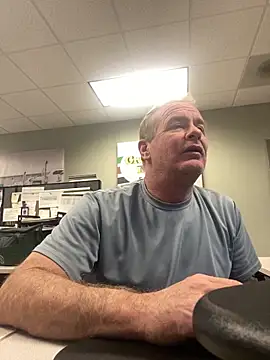 Snapshot of hintly chatting on December 22, 8:28 pm hintly online show from December 22, 8:28 pm