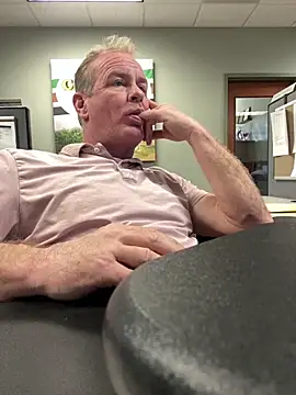 Snapshot of hintly chatting on February 6, 9:18 pm hintly online show from February 6, 9:18 pm