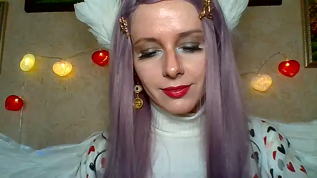 LuminousLady online show from February 14, 8:05 pm