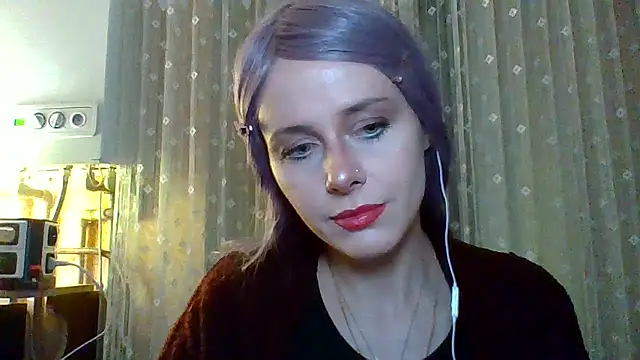 LuminousLady online show from March 4, 6:18 pm