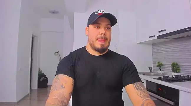 Snapshot of ZackMasterss chatting on February 4, 10:55 pm ZackMasterss online show from February 4, 10:55 pm