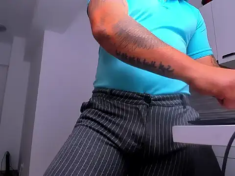 ZackMasterss online show from May 15, 11:23 pm