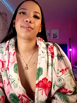 SallyWhitee online show from May 6, 5:25 am