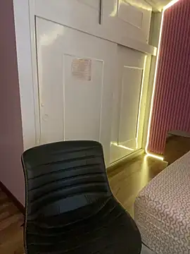 Snapshot of Valu_euphoria chatting on March 6, 7:54 pm Valu euphoria online show from March 6, 7:54 pm