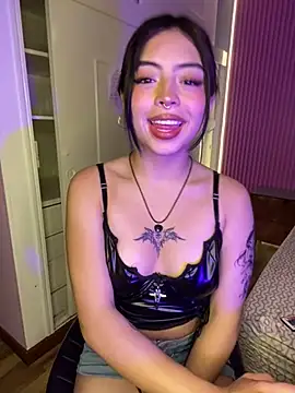 Snapshot of Valu_euphoria chatting on March 6, 10:58 pm Valu euphoria online show from March 6, 10:58 pm