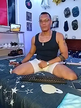 XhaseFoX online show from February 16, 3:04 am
