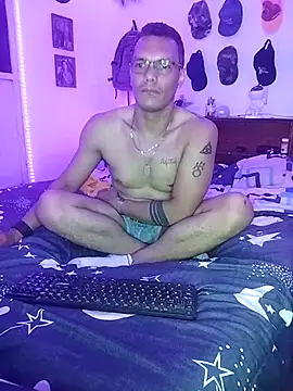 XhaseFoX online show from March 4, 5:42 am
