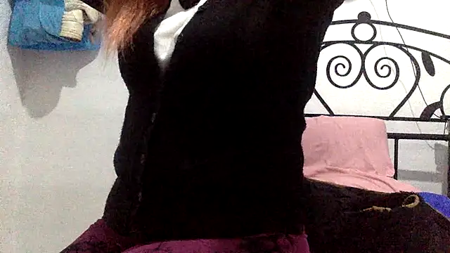 sharonlopez9611 online show from March 8, 3:43 am