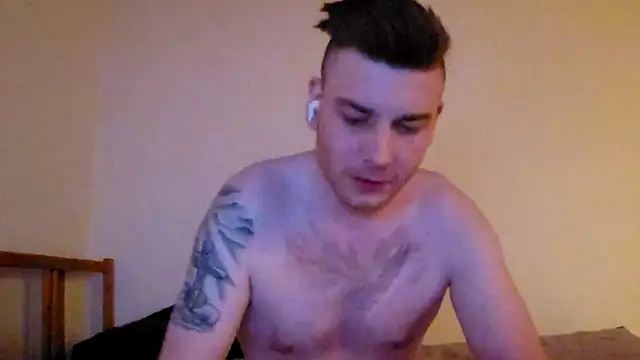 Snapshot of Foxtrott_242 chatting on February 22, 12:34 am Foxtrott 242 online show from February 22, 12:34 am