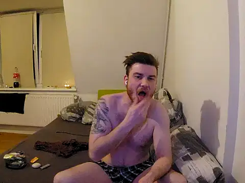 Snapshot of Foxtrott_242 chatting on March 26, 2:06 am Foxtrott 242 online show from March 26, 2:06 am