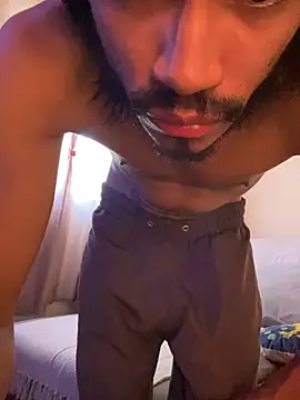 Mineirinho043 online show from May 6, 1:38 pm
