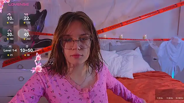 Snapshot of Mia_Luw chatting on October 26, 2:50 am Mia Luw online show from October 26, 2:50 am