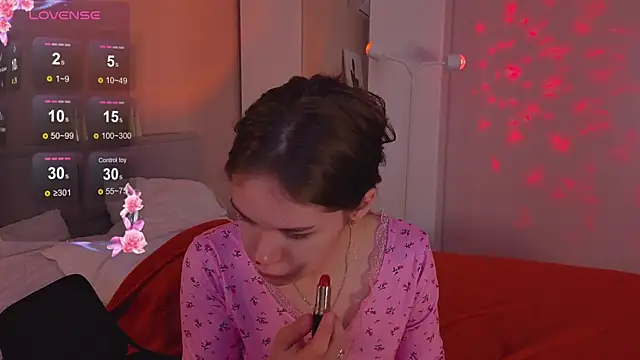 Mia Luw online show from November 7, 4:01 am