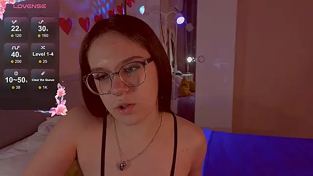 Mia Luw online show from February 25, 5:06 am